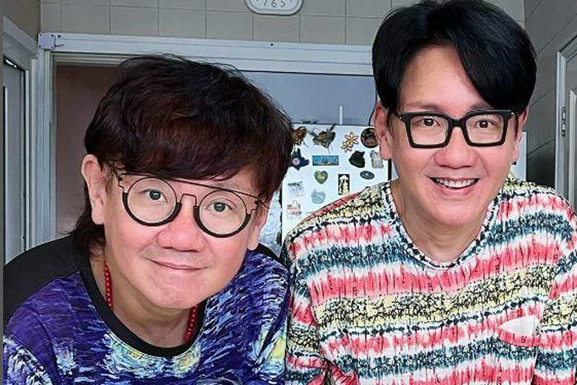 李伟菘（右）是走路时扭伤，李偲菘则是运动时受伤。（取自李伟菘IG）