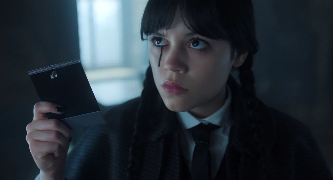 Jenna Ortega在《星期三》中扮演主人翁“星期三”。（Netflix提供）