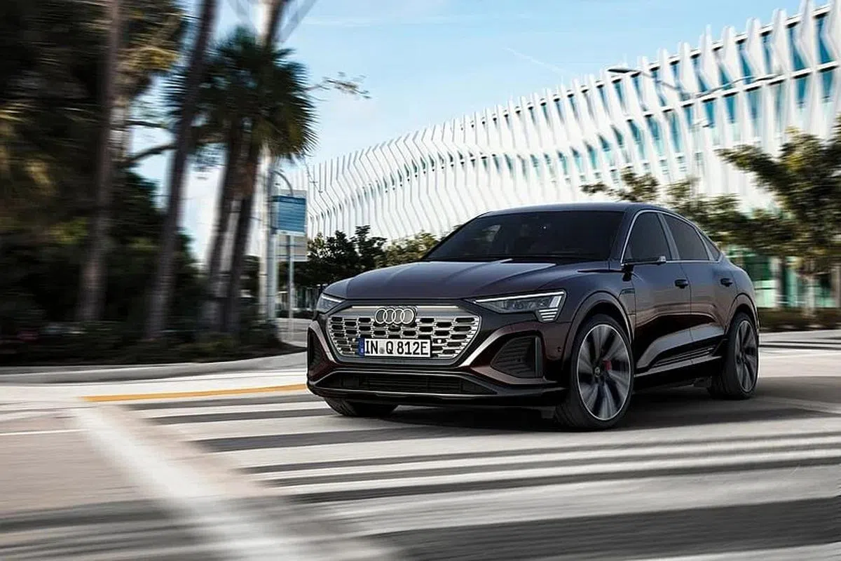Q8 Sportback e-tron配备了空气弹簧悬架、渐进式转向系统，并在后桥上采用了新的异步电机概念。（照片由车商提供）