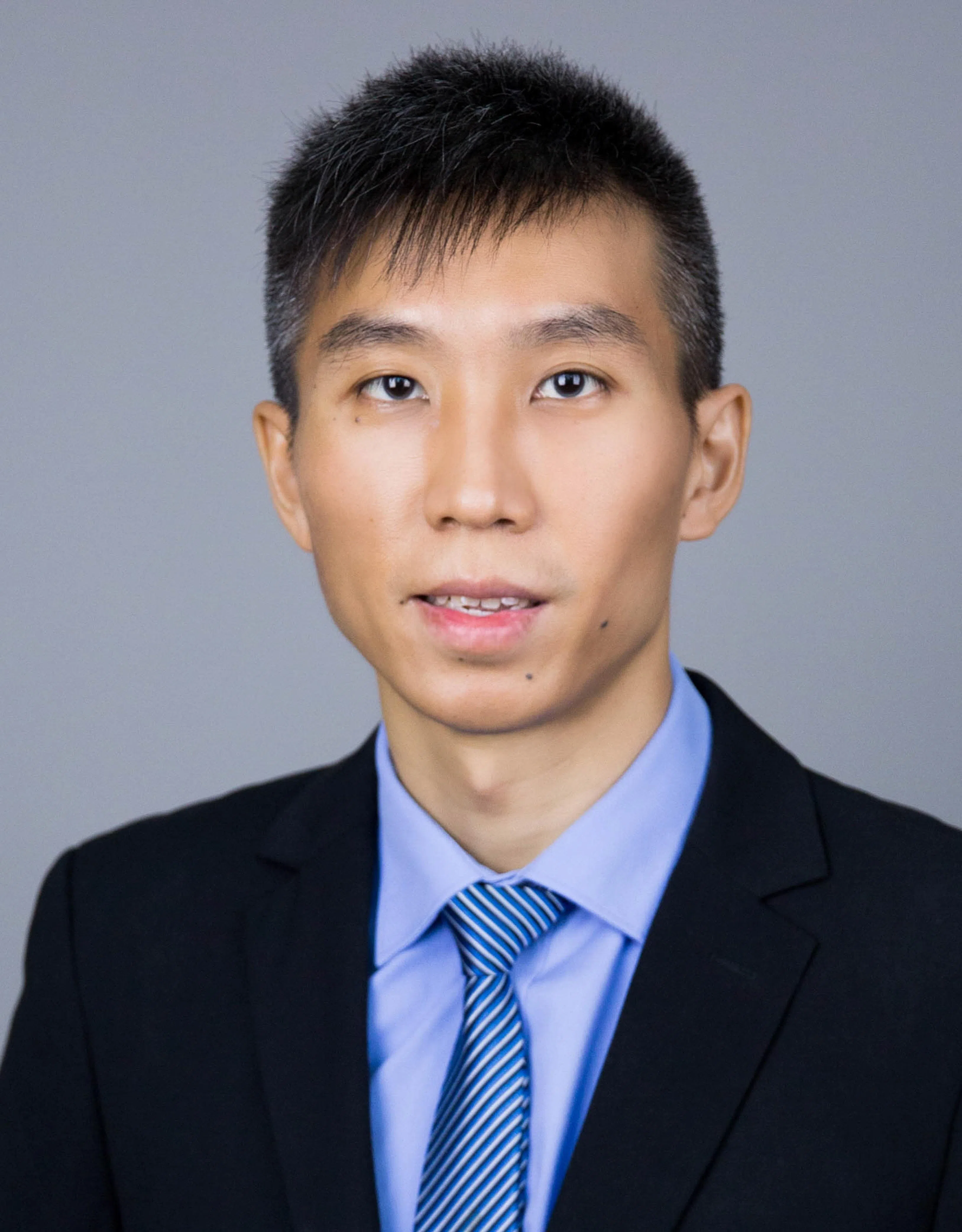 心理卫生学院老年精神科主任兼高级顾问姚丰源医生说，理解行为症状背后的需求，用对方法，就能显著缓解问题。（心理卫生学院提供）