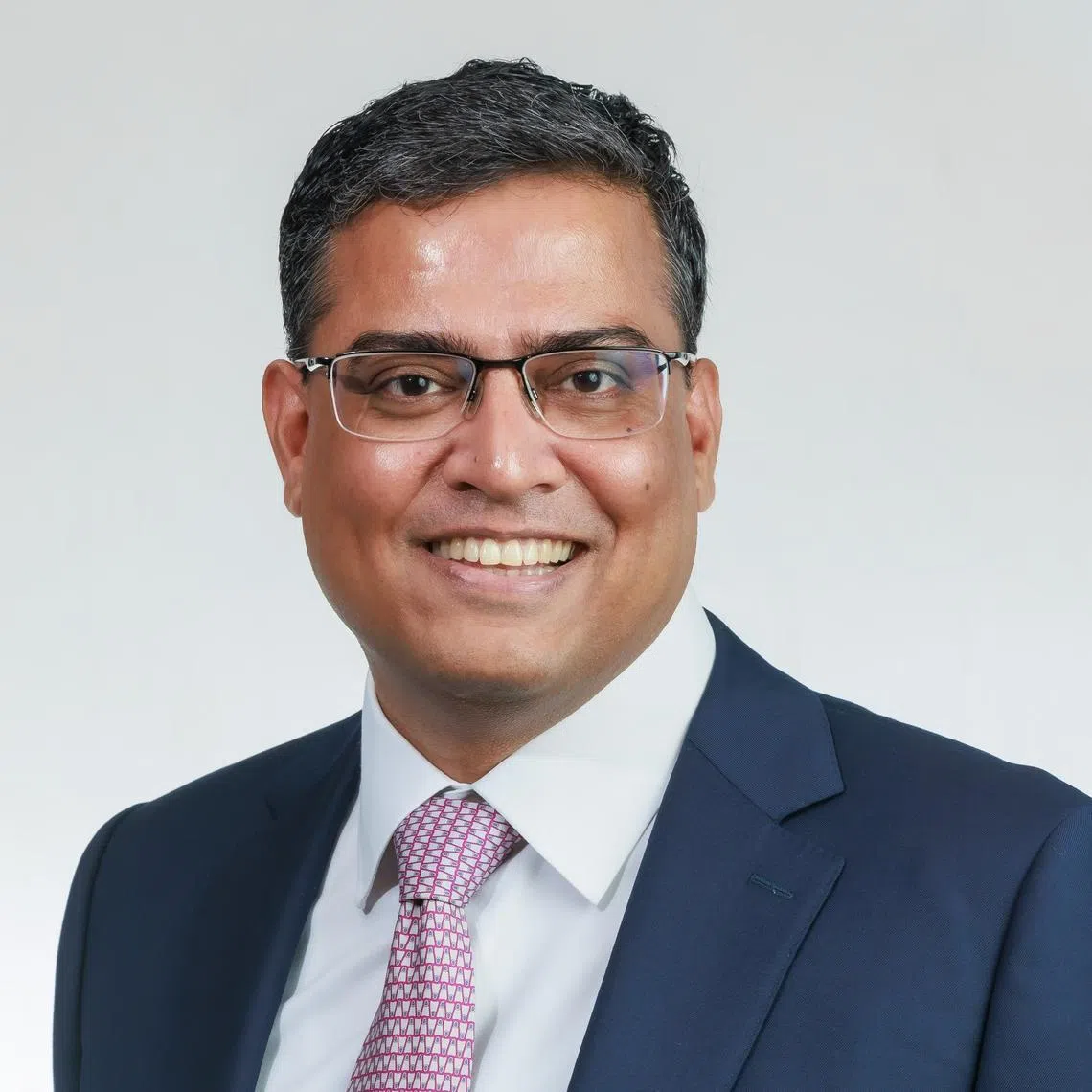 新加坡汇丰银行人力资源主管阿南德（Mukul Anand）说，银行通过员工援助计划服务供应商Workplace Options，为准备重返职场的患癌员工量身定制援助。（新加坡汇丰银行提供）