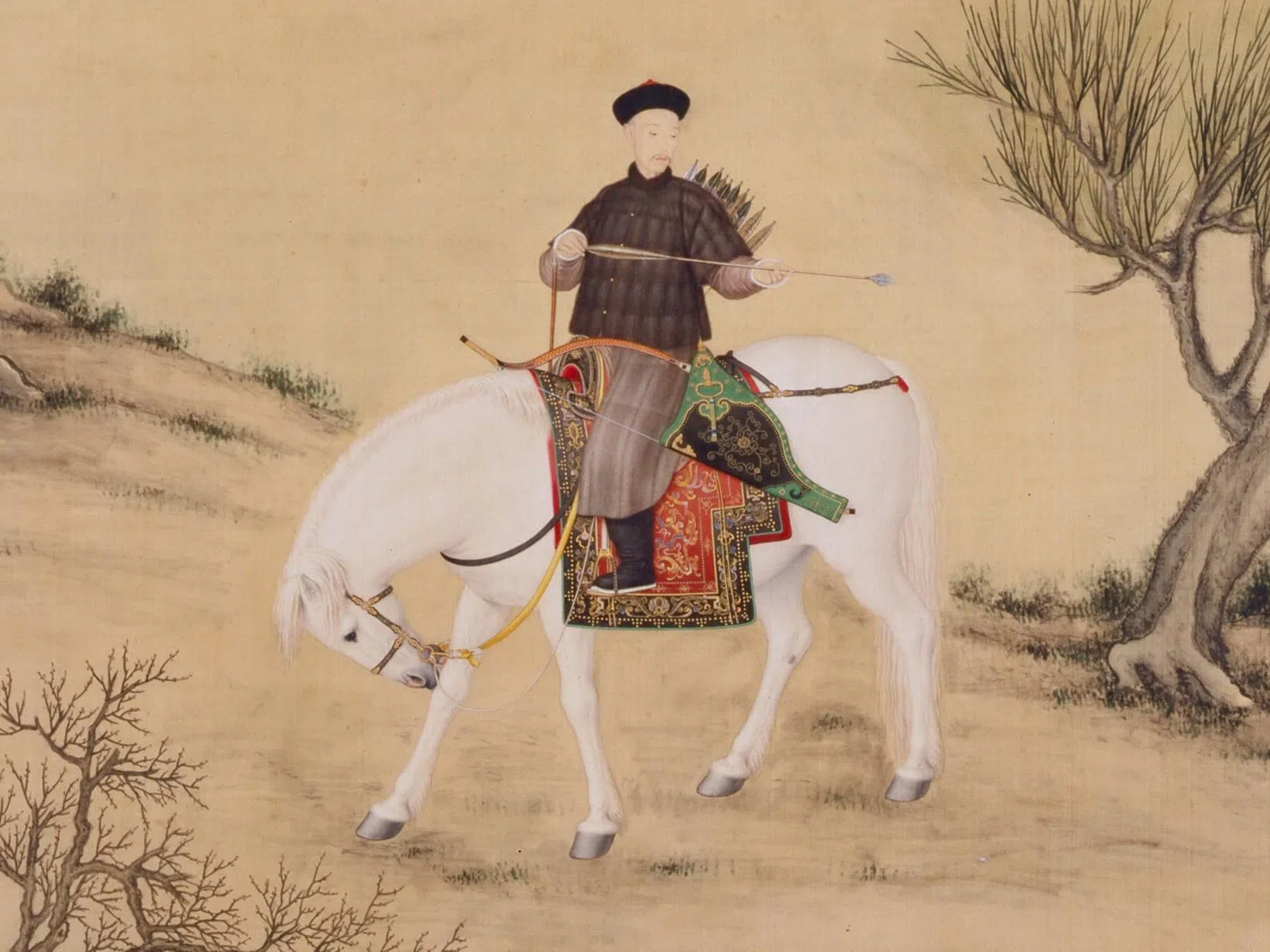 意大利传教士郎世宁与中国画家合绘的《弘历挟矢图》，画中32岁的乾隆帝独御白马“狮子玉”。（香港故宫文化博物馆提供）
