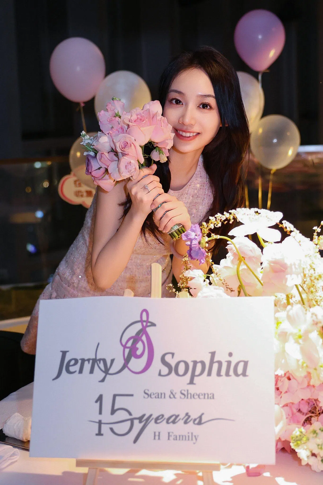 网民纷纷赞张菁芳自带少女感。（取自黄舒骏脸书）