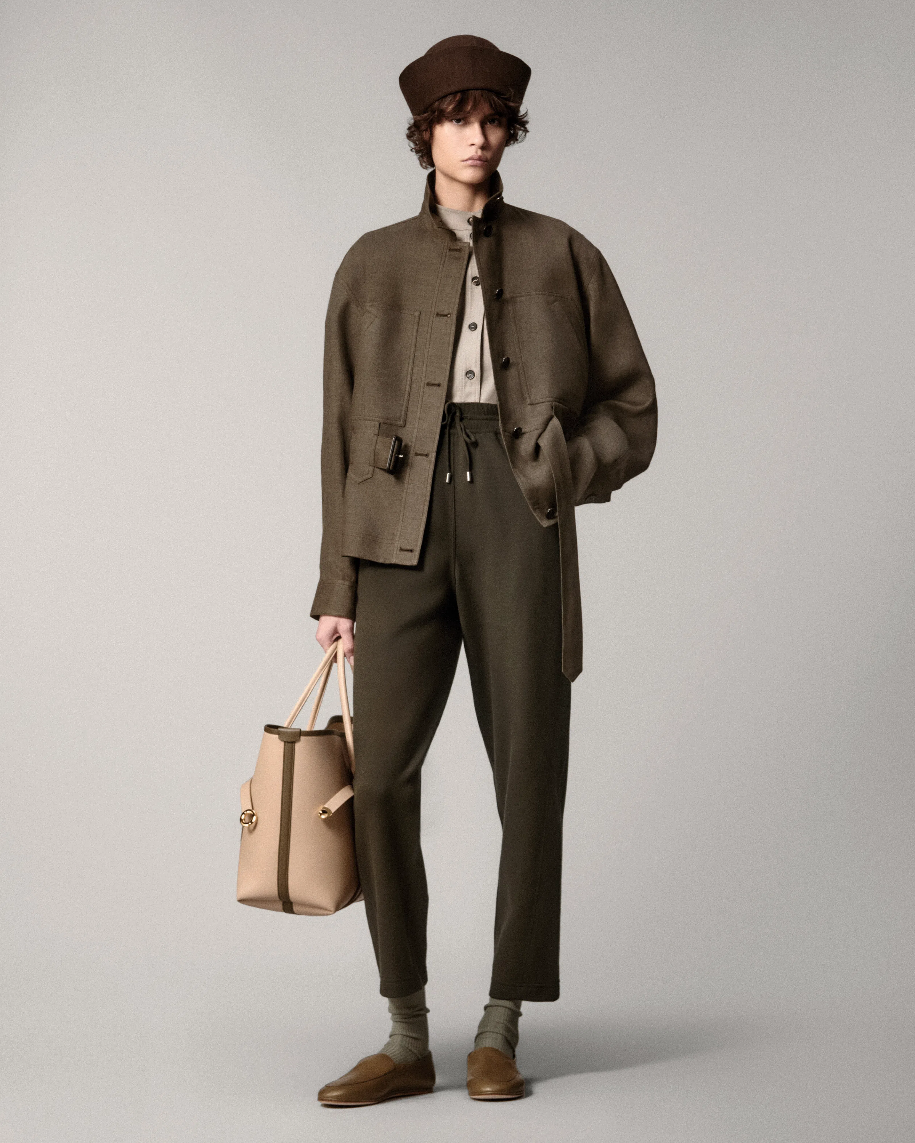 Loro Piana新款“Ghiera Shopper”包“腰带”效果带来变化。（品牌提供）