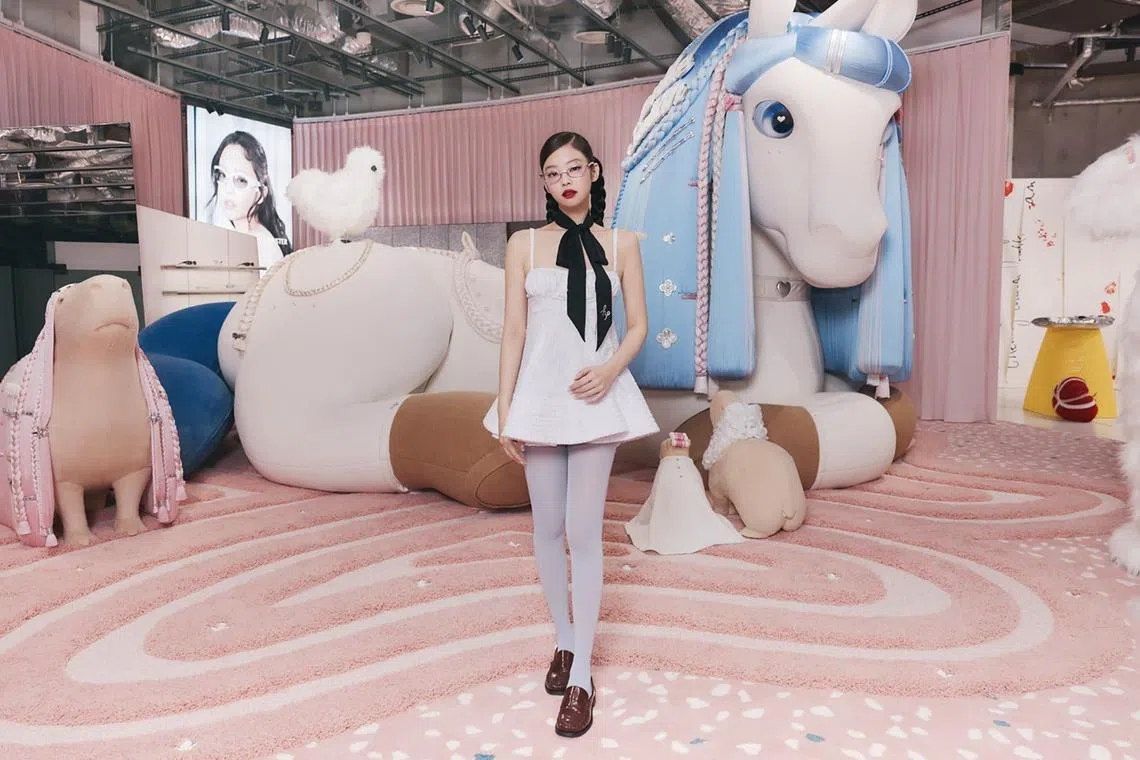 Gentle Monster与Jennie合作推出Jentle Salon联名系列。（互联网）