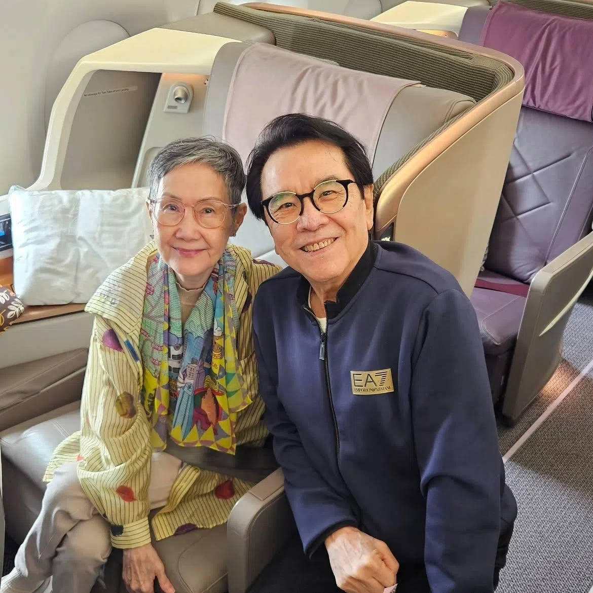姜大卫6月中曾在IG分享来新加坡的照片，左为艺人太太李琳琳。（取自姜大卫IG）
