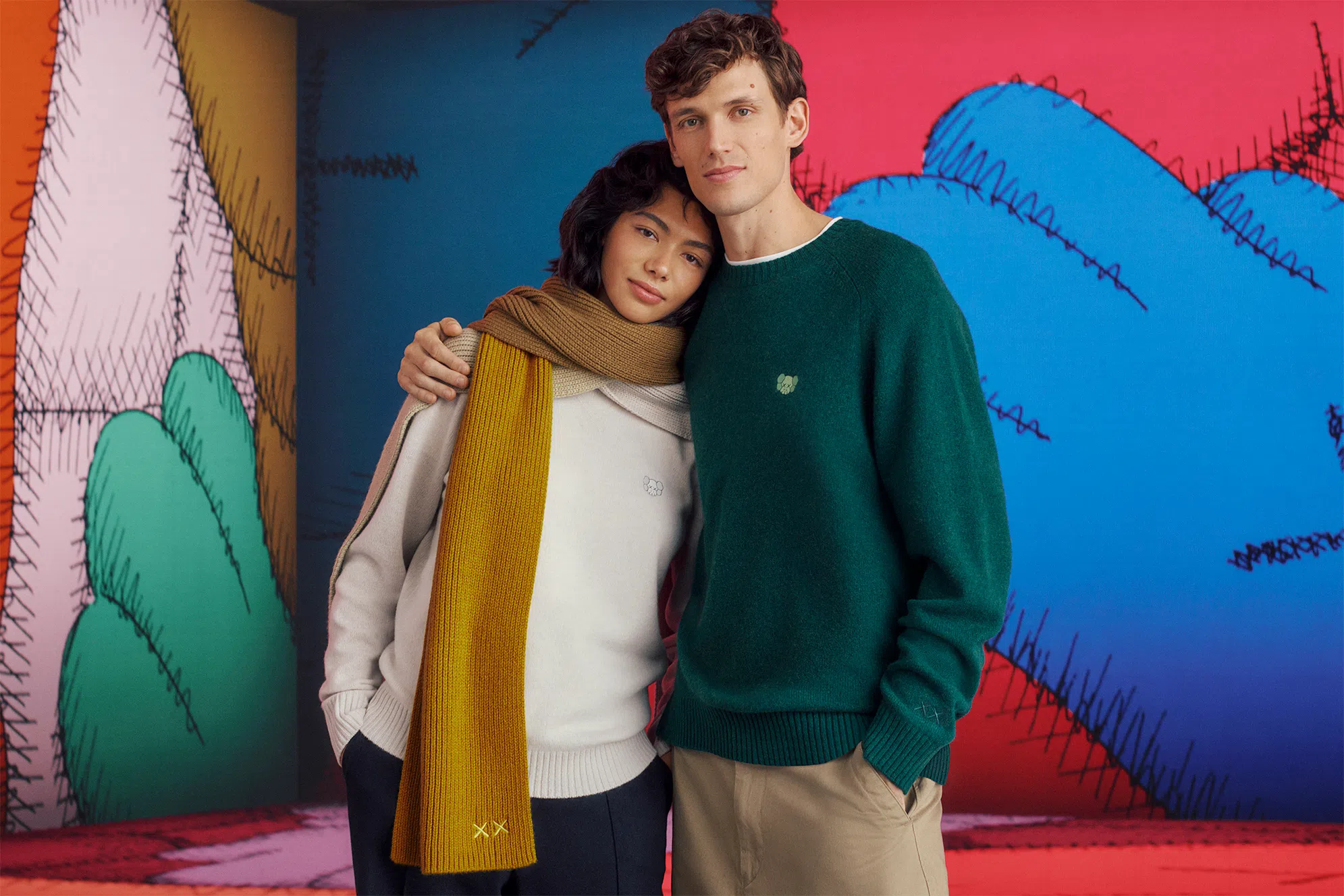 Uniqlo X Kaws冬装系列通过色彩点亮节日氛围感。（品牌提供）