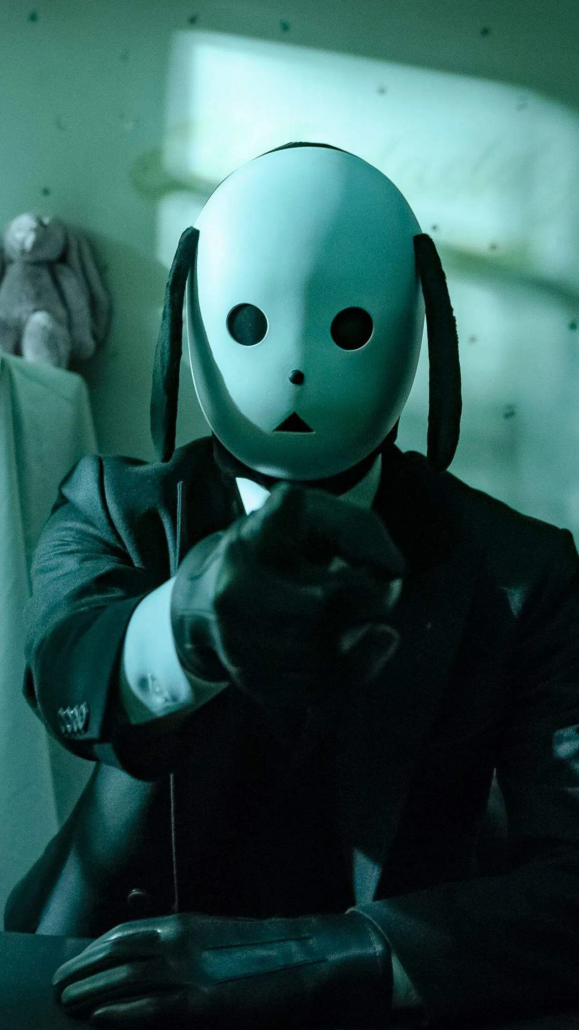 剧中关键人物“狗面具人”，要惩罚那些走法律漏洞的罪犯。（Prime Video提供）