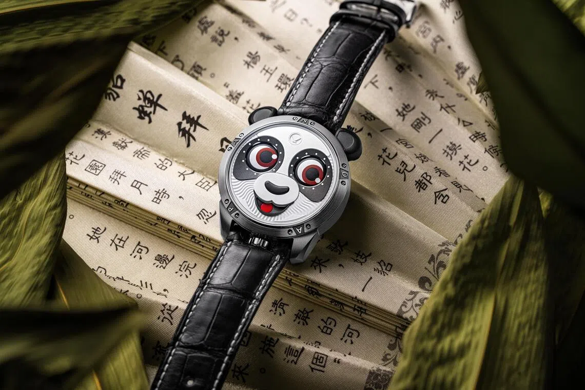 柴金“熊猫”腕表，双眼化作时分显示，嘴角笑容变为月相指示。（Konstantin Chaykin提供）