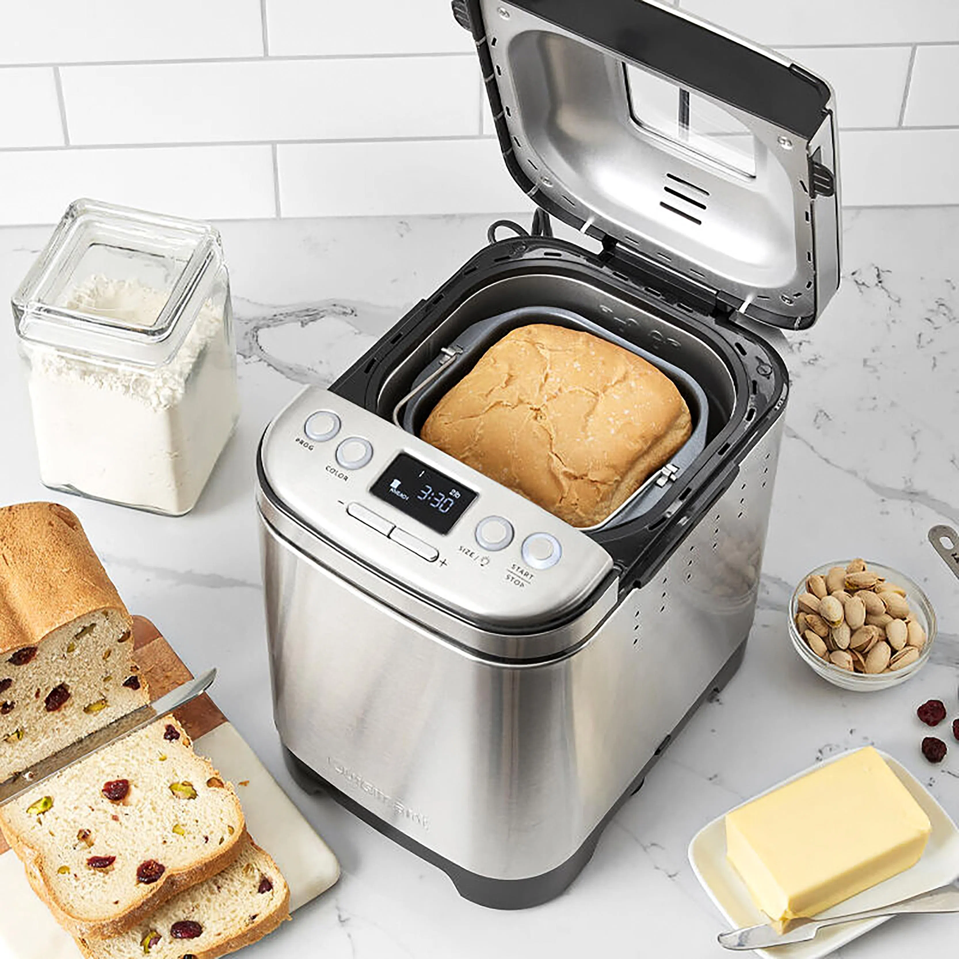 Cuisinart面包机的液晶显示屏，能实时显示倒计时、当前程序及选定参数，还有提醒功能。（商家提供）