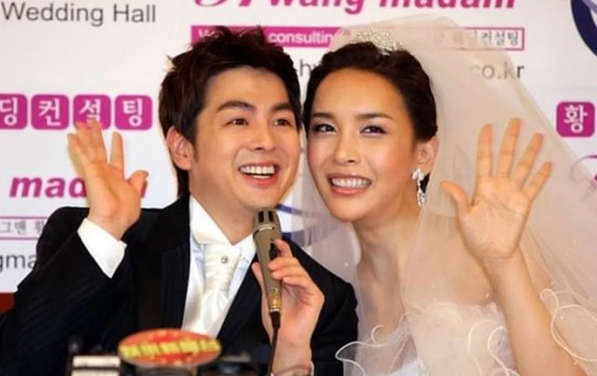 河莉秀和郑英镇的婚姻以离婚收场。（互联网）
