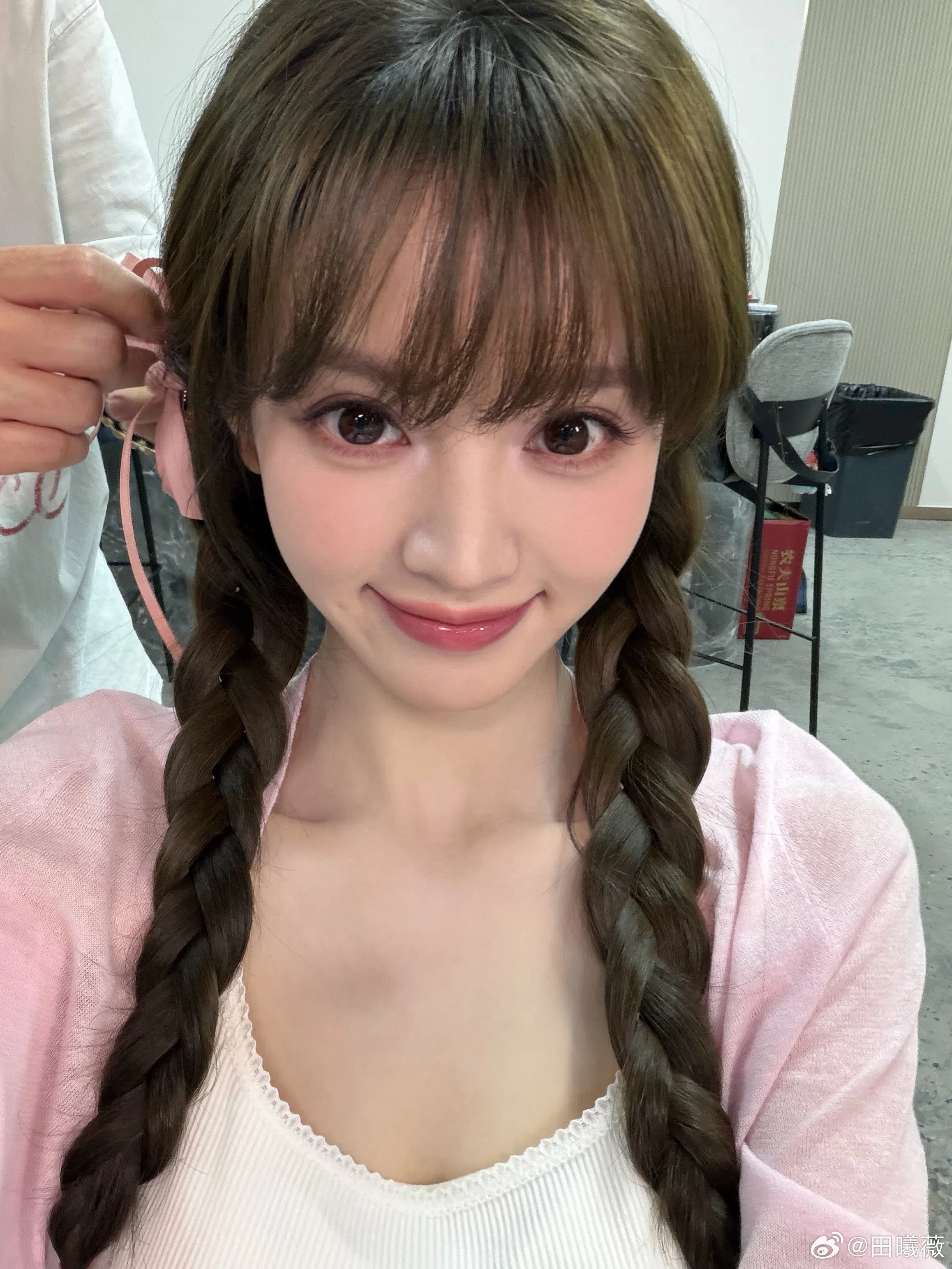 田曦薇凭甜美外形，在不少观众心中留下了鲜明的“甜妹”印象。（取自田曦薇微博）