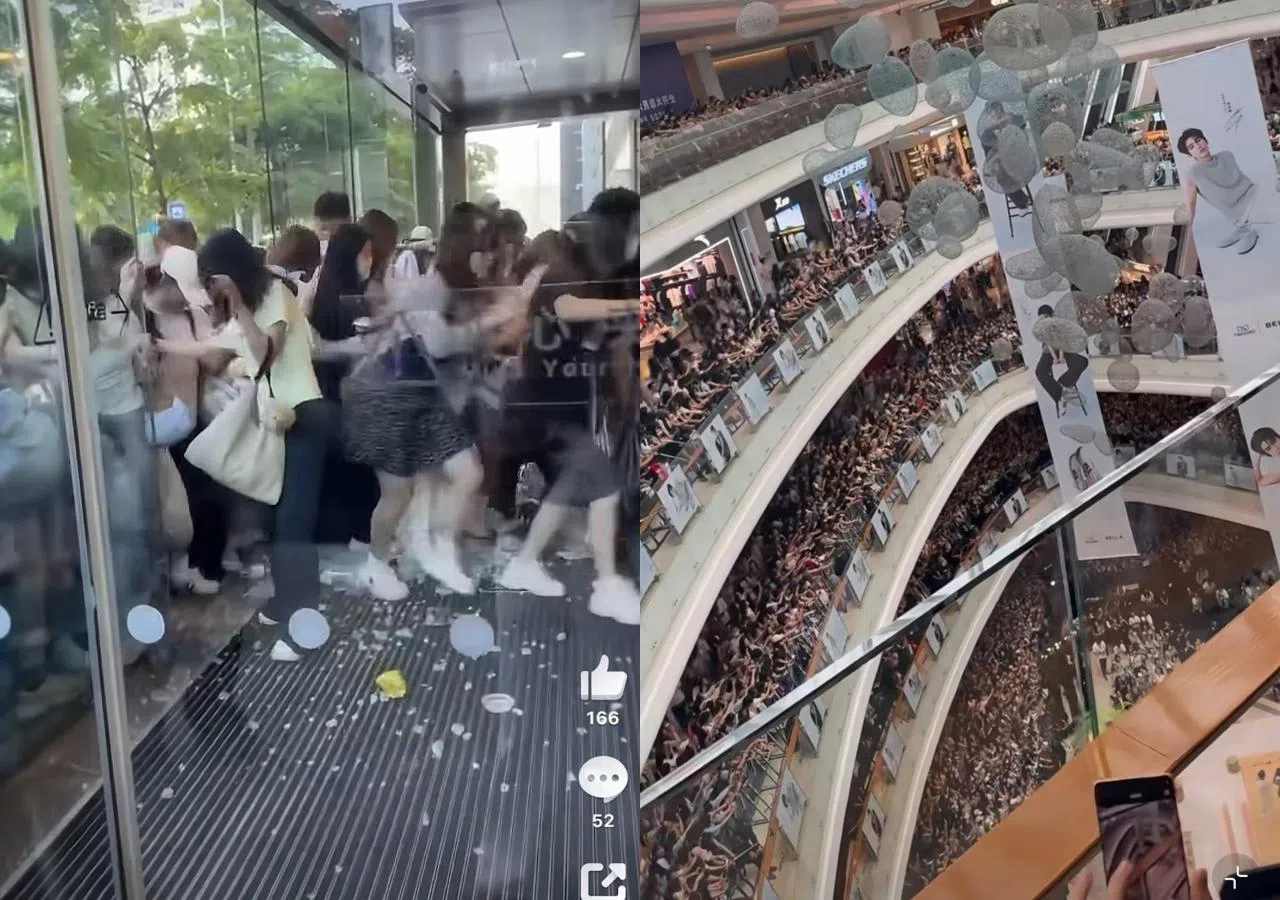 玻璃门挤爆后大批粉丝涌入（左图），挤满整个商场六层楼。（互联网）