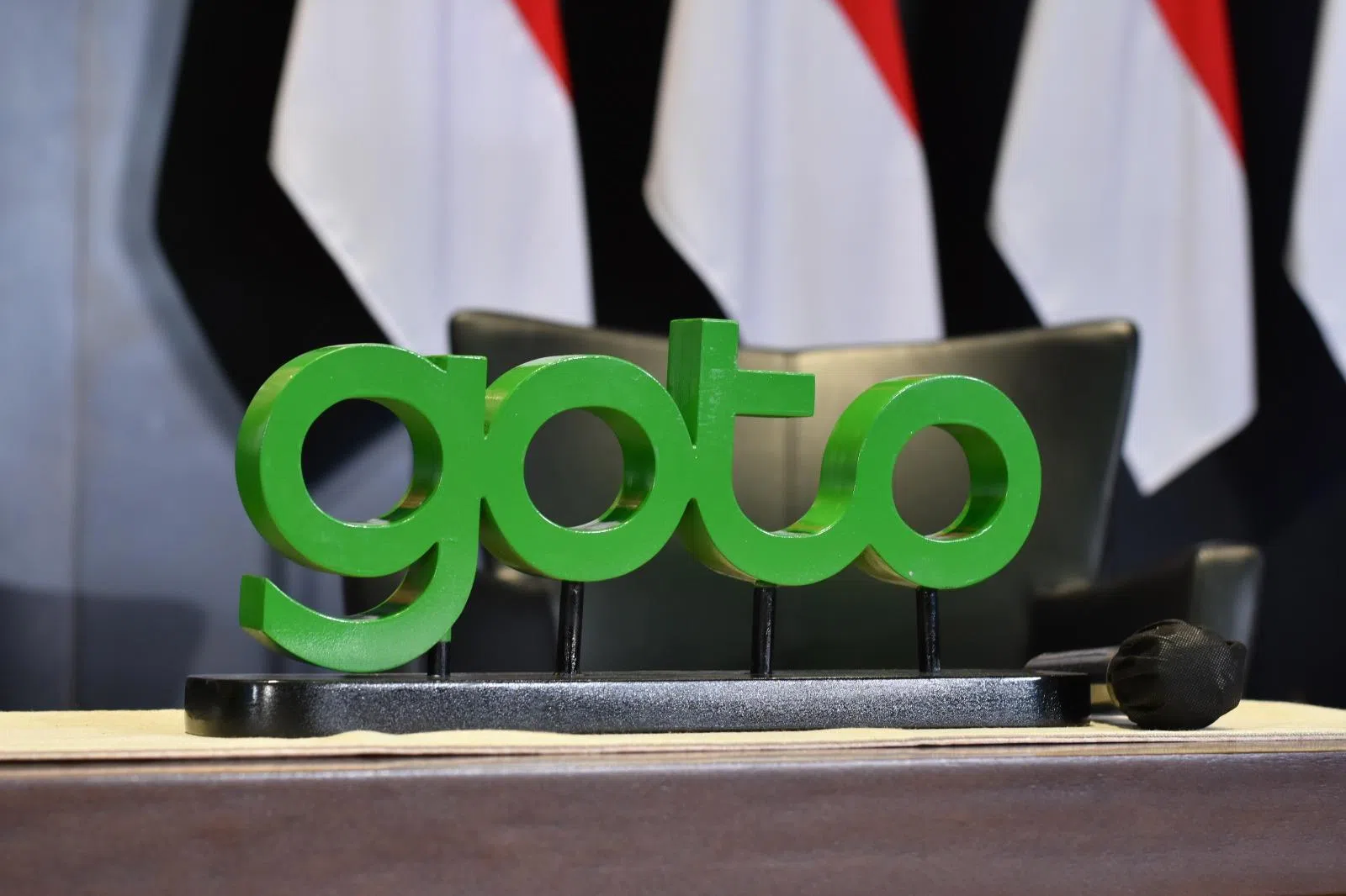 私召车平台Gojek受询时说，公司正密切关注油价波动，并通过“GoalBetter”福利计划为司机提供支援，包括在埃索油站享有燃油折扣。图为Gojek母公司GoTo集团。（取自Goto网站）