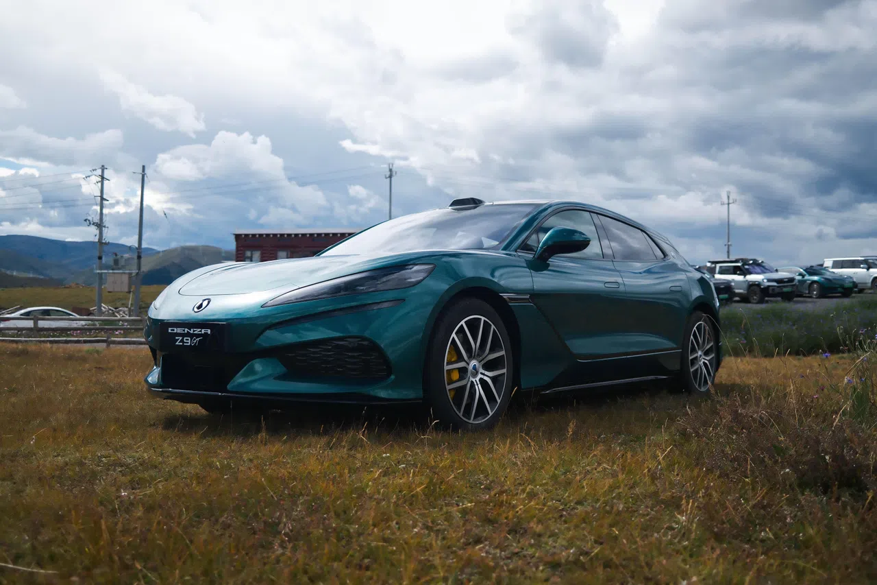 腾势Z9 GT动力系统由三电机组成，综合功率850kW。（卞和摄）