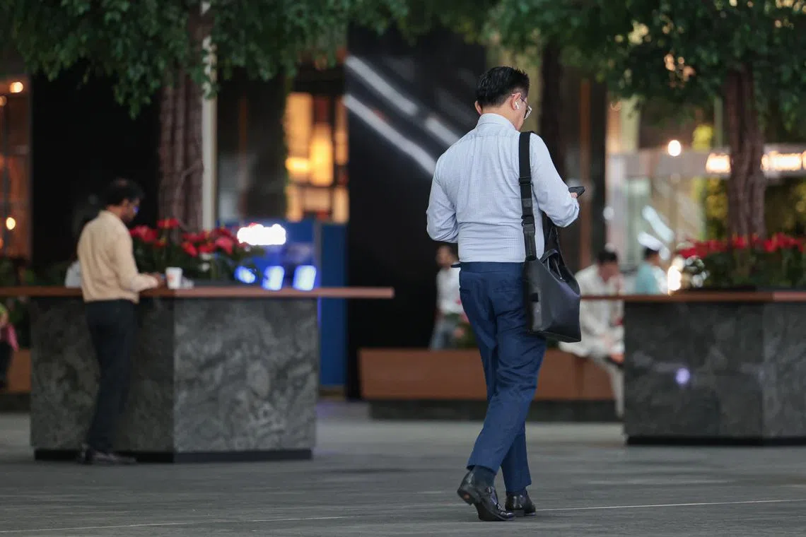 明天被贴上”较低价值人力资本“标签的，又会是谁？（李冠卫摄）