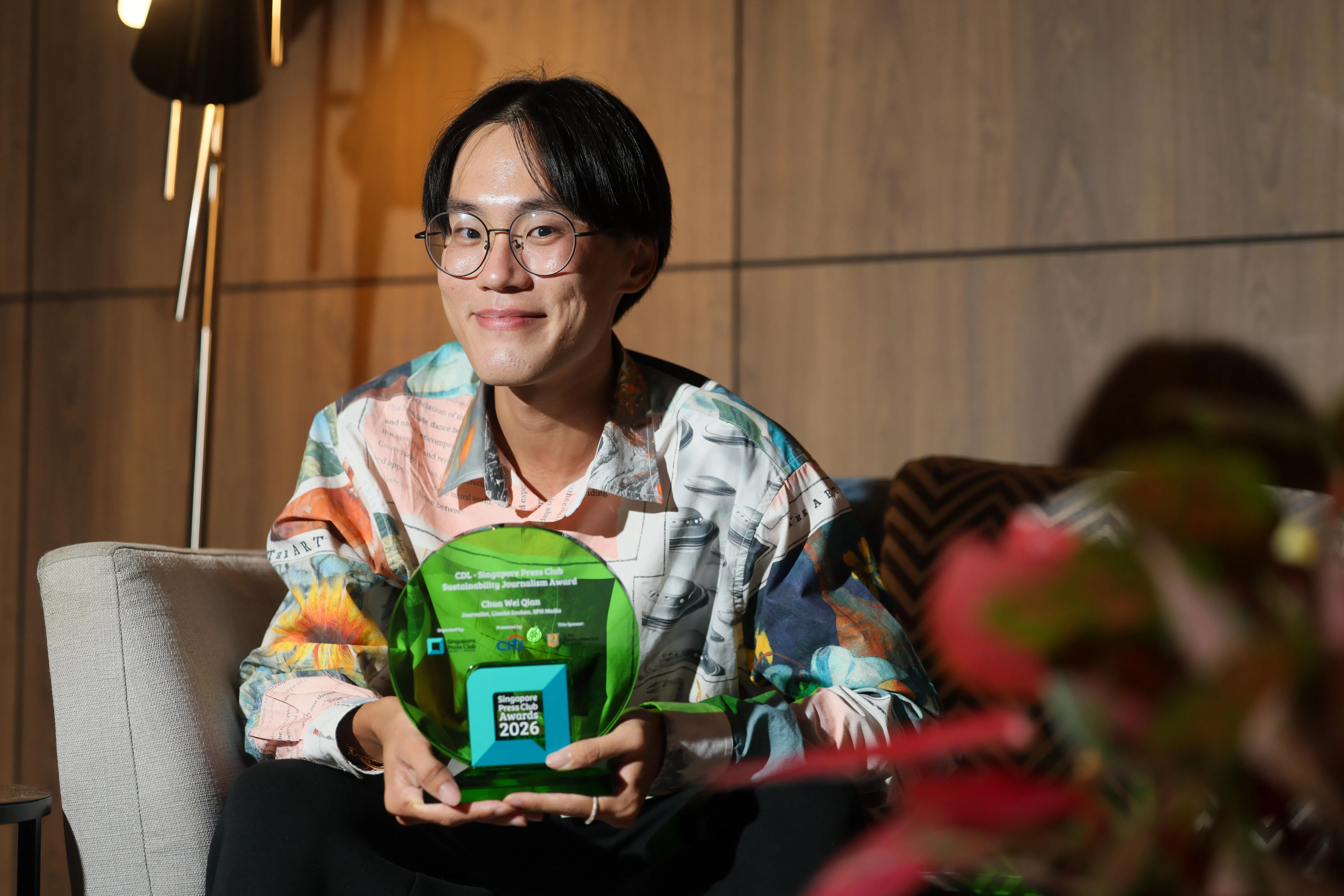 荣获可持续发展新闻奖的《联合早报》记者蔡玮谦未来希望投入更多视频内容制作，以更生动、多元的方式传播环境新闻，进一步接触年轻受众。（张俊杰摄）