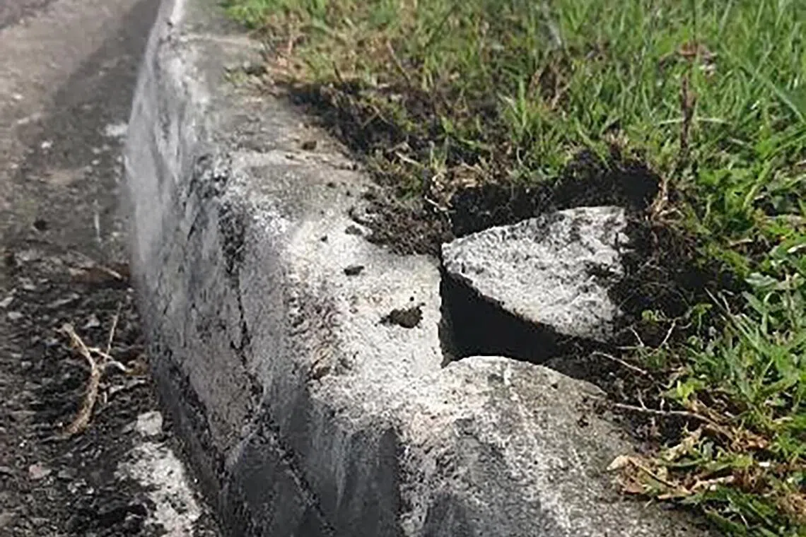 分界堤被撞损，缺了一角。（取自法庭文件）