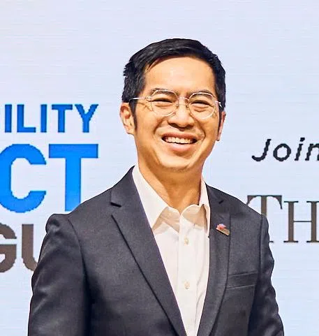 “在（亚细安），我们拥有丰富的再生能源发展条件，现在的问题是要如何把它们串联起来。只有成功互联互通后，电力才能流通，投资者才会更有信心来投资建设。”——新加坡能源市场管理局局长潘国强
