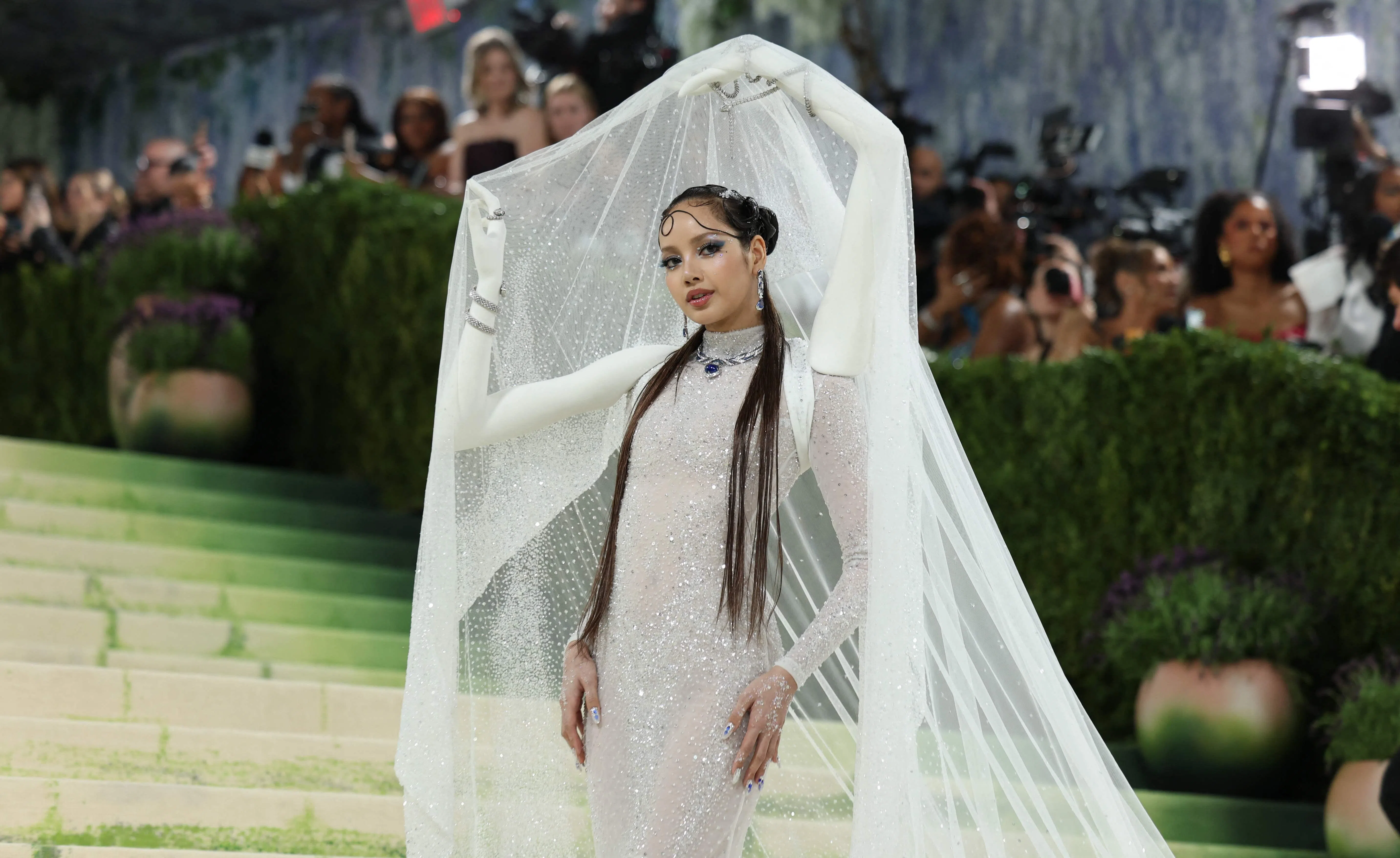 Lisa二度现身Met Gala，从去年宾客身分跃升至主办委员会成员（Host Committee）。（法新社）