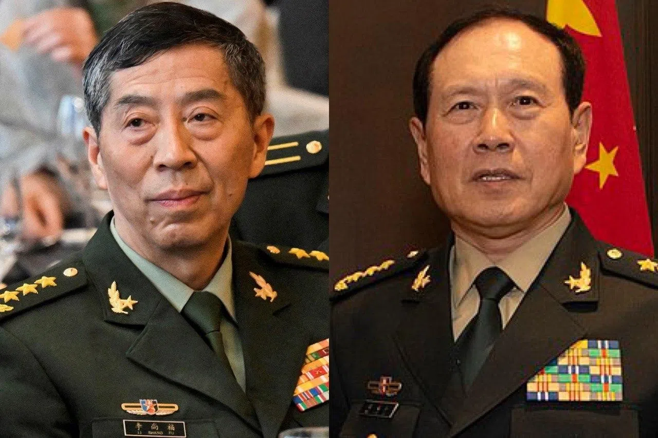 中国两任前国防部长李尚福（左）与魏凤和星期四（5月7日）被判处死刑，缓期二年执行，终身监禁，不得减刑、假释。（路透社／互联网）