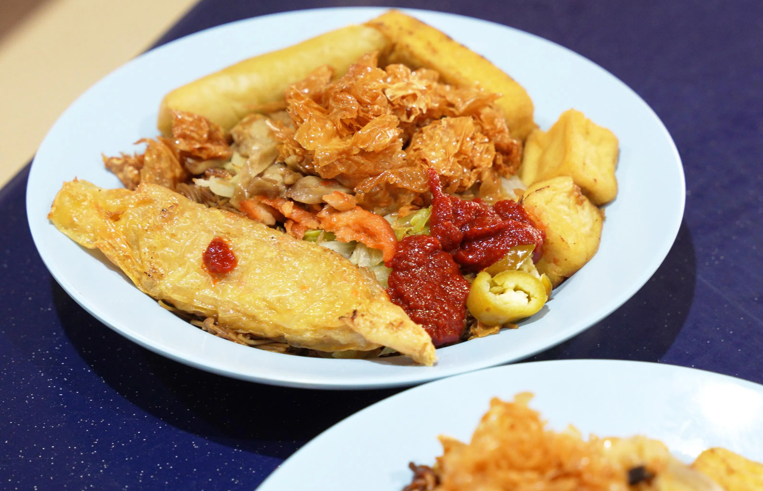 达曼裕廊熟食中心的素食摊，是美食文化节采访的其中一个摊位。（天猛公艺术基金会提供）