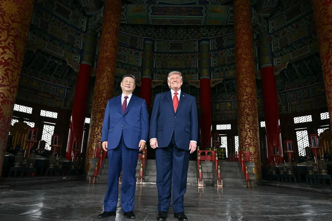 中国国家主席习近平和美国总统特朗普星期四（5月14日）在天坛合影。（路透社）
