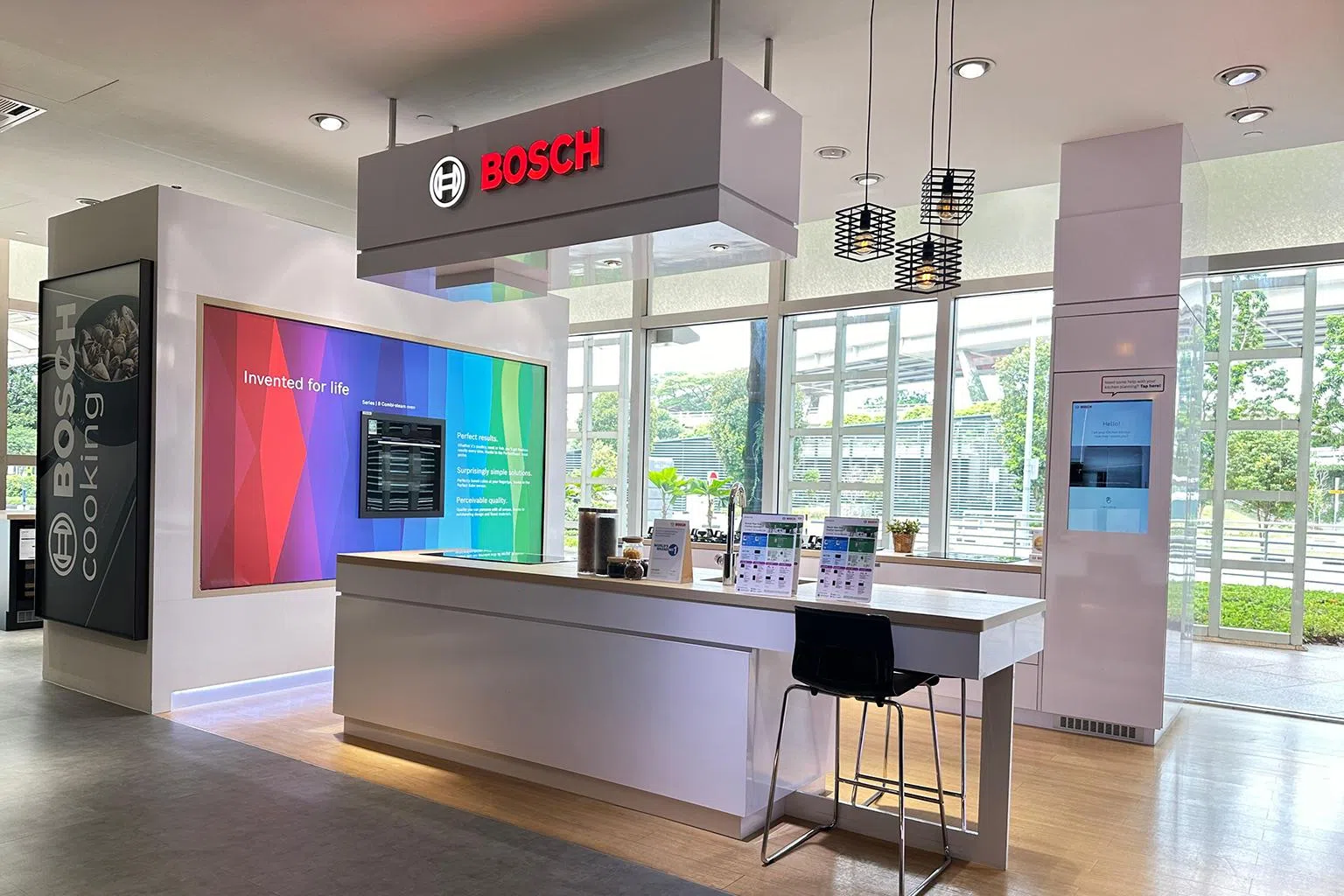 Bosch嵌入式厨电展示区，展现国际品牌在设计与功能上的融合与细节品质。（Harvey Norman提供）