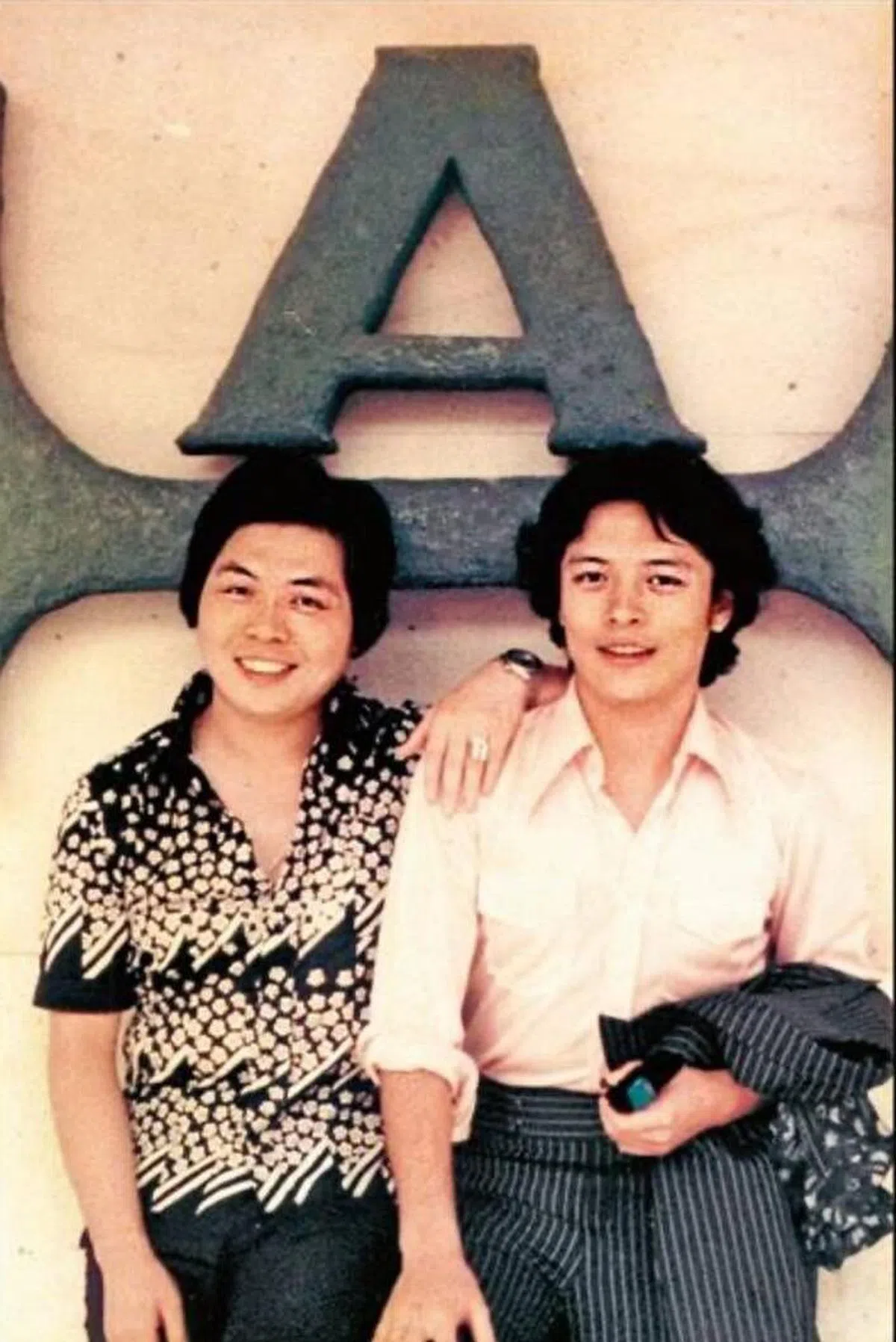 经纪人夏玉顺（左）爆出刘文正的死讯。（互联网）