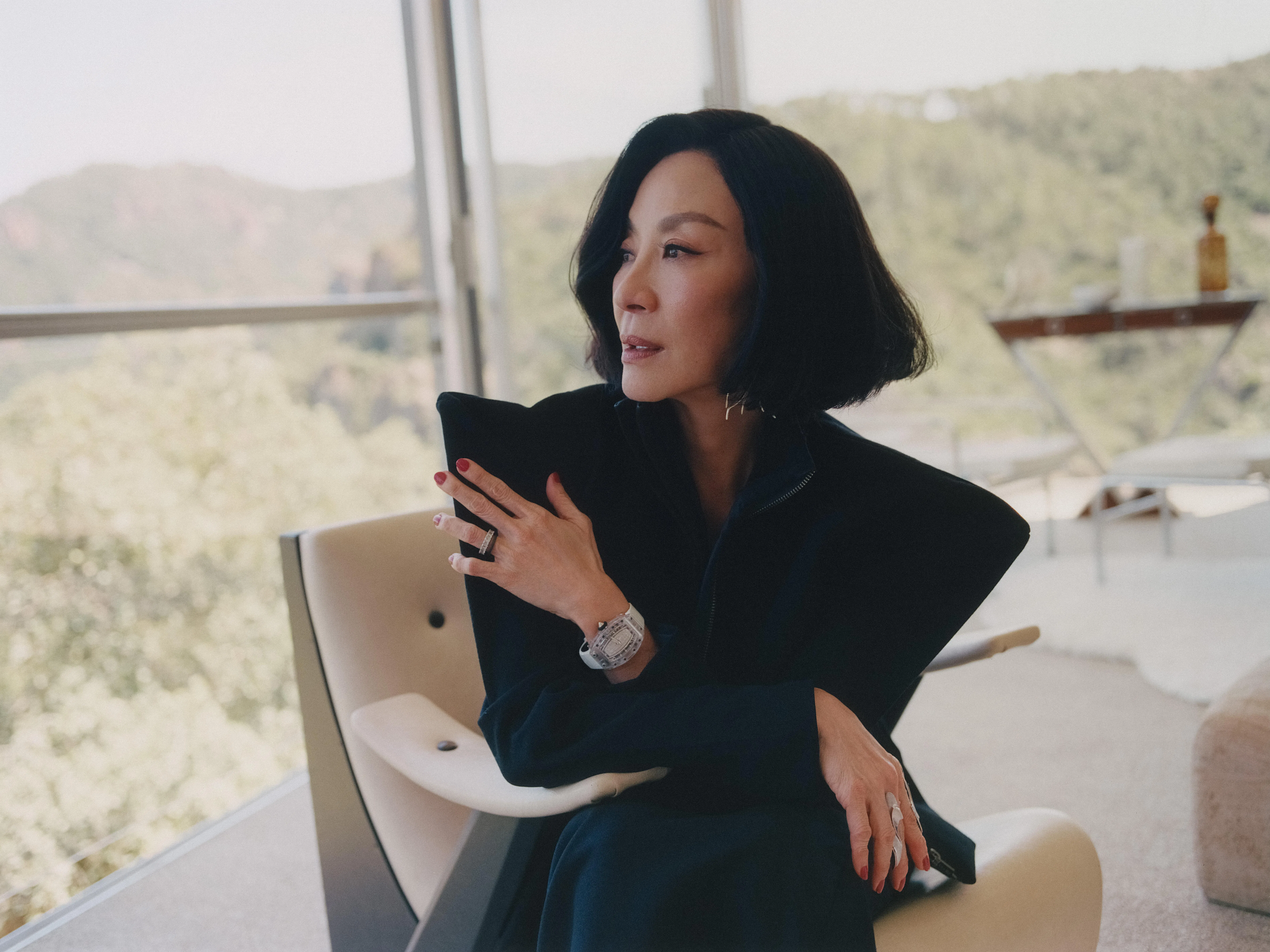 奥斯卡影后杨紫琼主演理查德米勒短片“The Dazzling Division”，展现大胆独立的女性姿态。（理查德米勒提供）