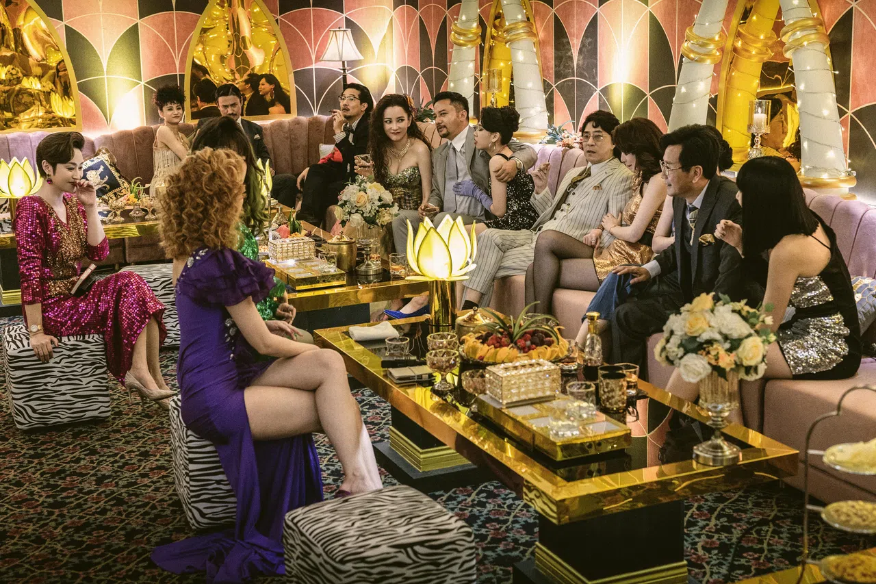 《一舞倾城》的夜总会是社会的缩影，折射出人生百态。（TVB提供）