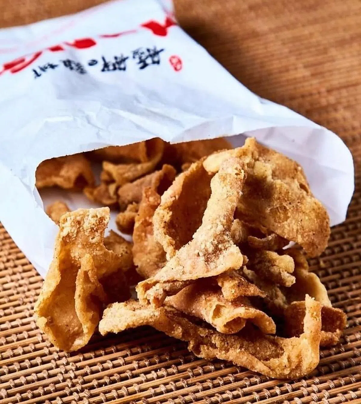香脆的炸鸡皮，你敢吃吗？（取自艋舺ㄟ雞排面簿）