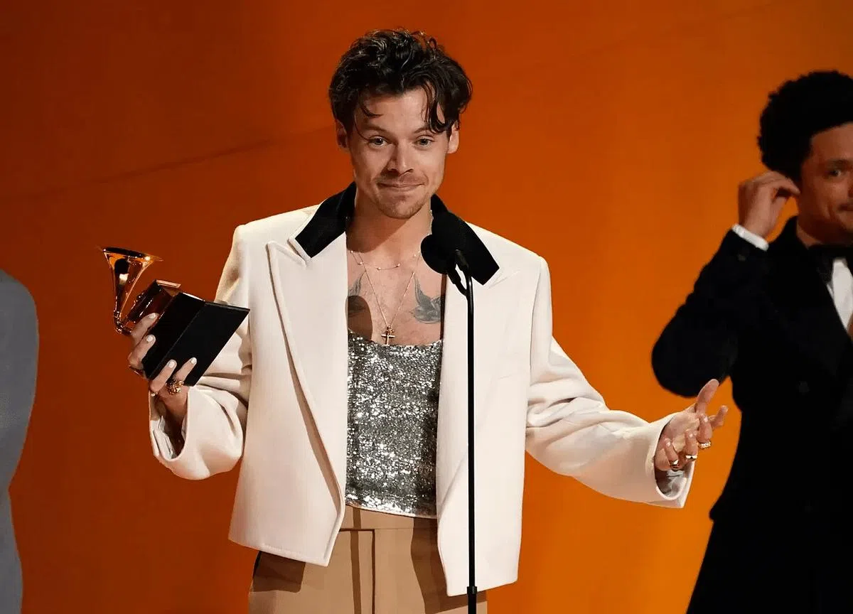 Harry Styles得奖太兴奋爆粗口。（互联网）