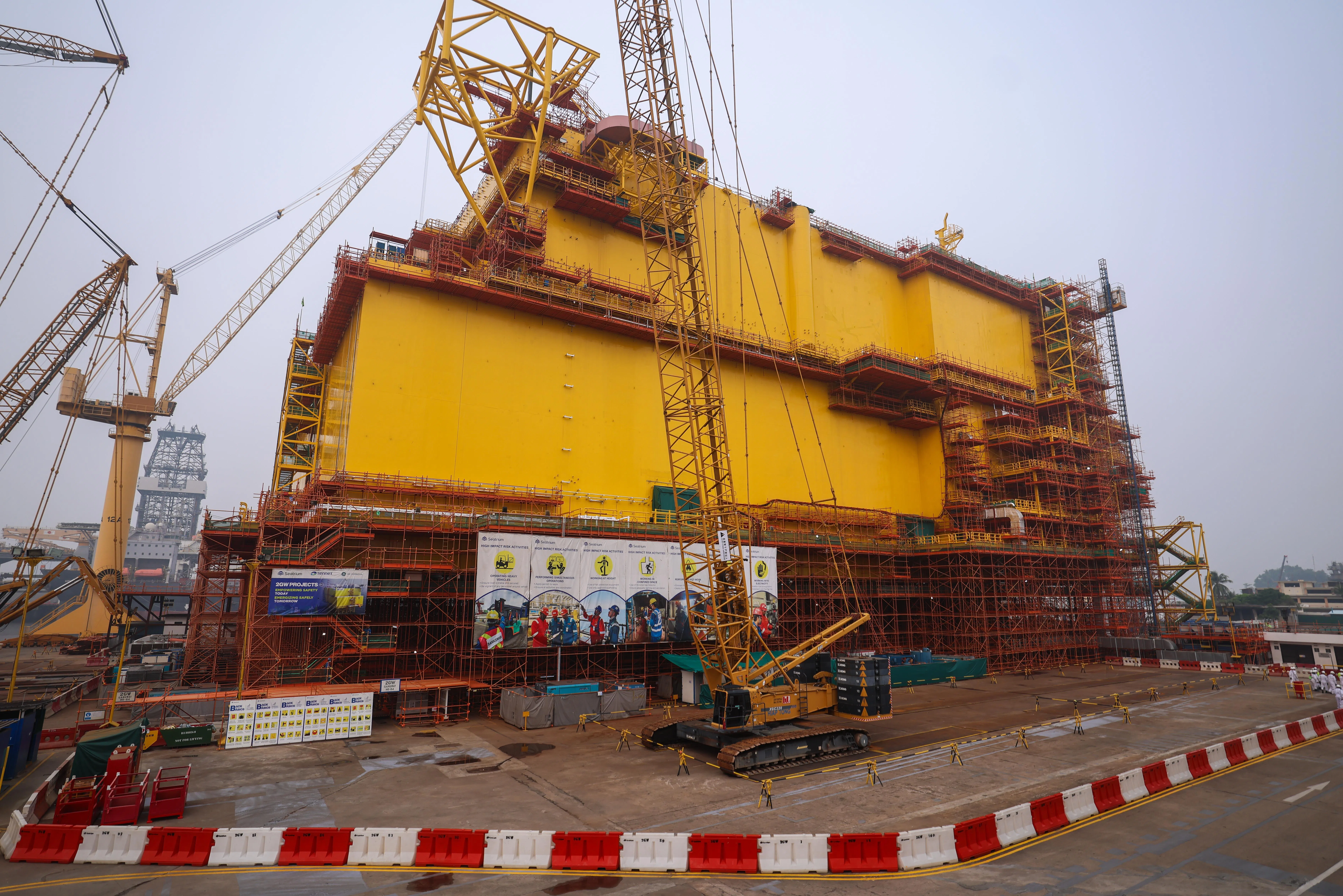 首个平台目前在海庭的海军部船厂建造中，预计2029年在荷兰北海投入运作。（白艳琳摄）