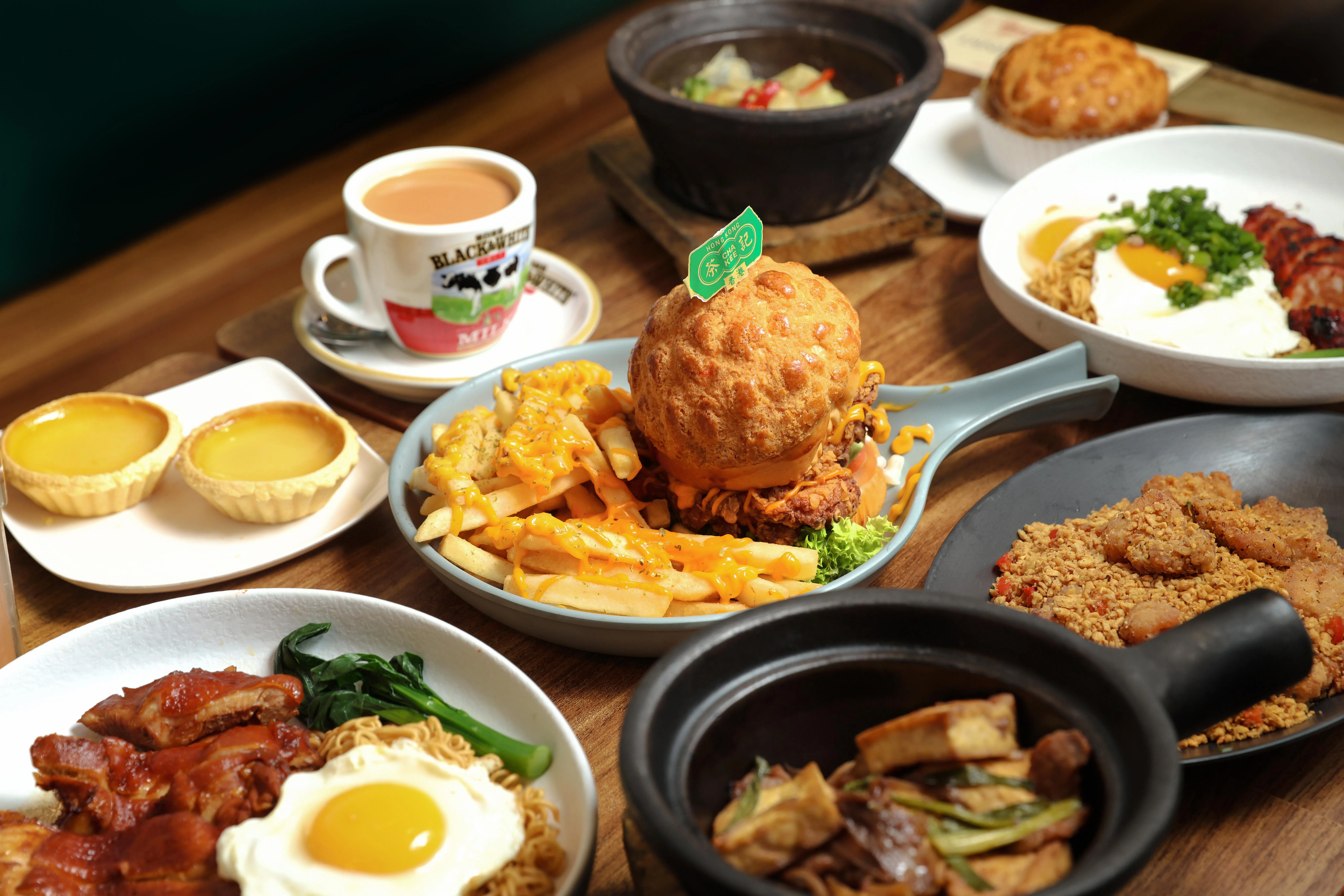 香港人常把茶餐厅称为“茶记”。两姐弟想打造的，并非更古早的冰室，而是他们最熟悉的90年代茶餐厅。（白艳琳摄）