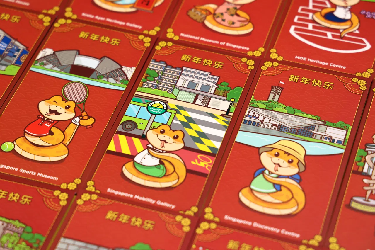 国家文物局红包封，蛇仔以不同造型在各家博物馆前亮相。（龙国雄摄）