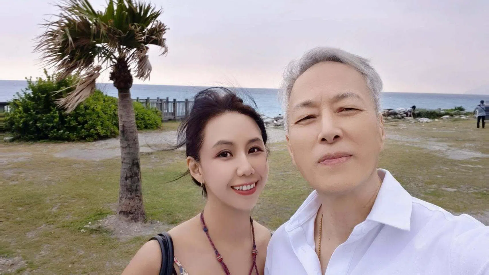 童芯在脸书贴出多张两人的合照。（取自童芯脸书）
