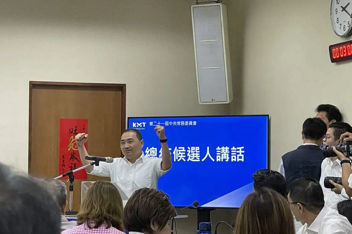 侯友宜获征召后发表简短谈话，表示守护“中华民国”，爱台澎金马这块土地的人民是他一生的信念。（庄慧良摄）