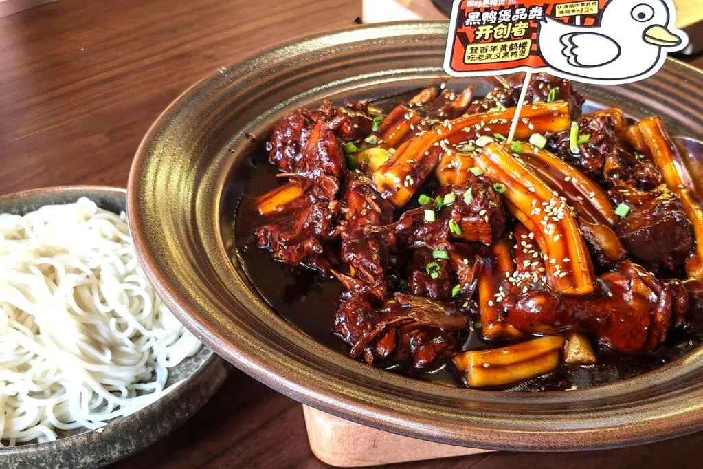湖北鸭煲 兰州拉面 融入狮城煮出自家风味
