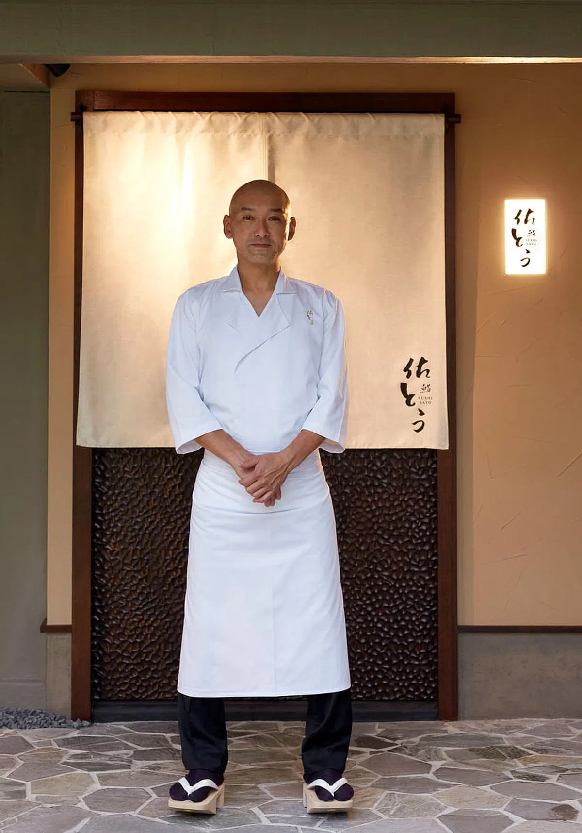 鮨佐藤餐馆主厨佐藤祐二。
