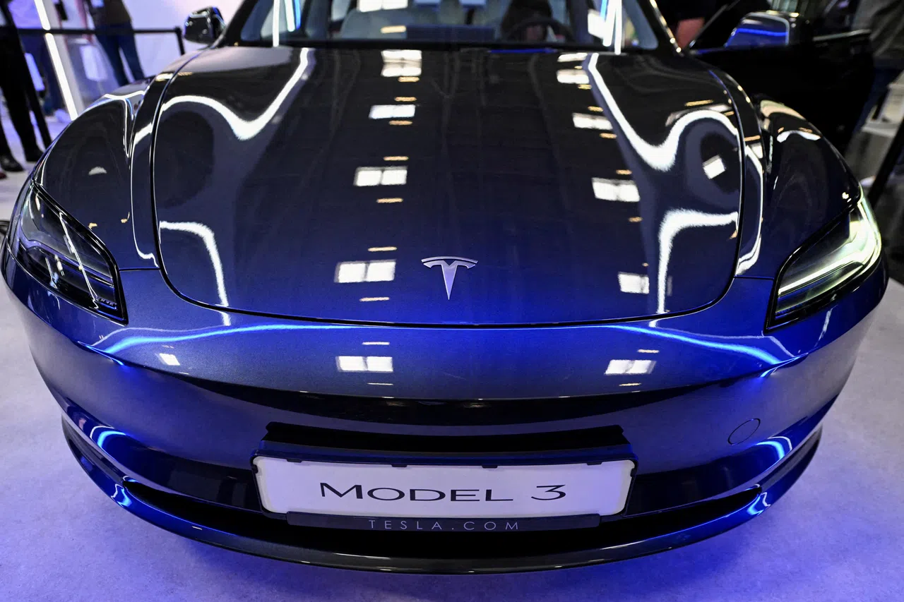 在第一季度里，特斯拉交出了42万2405辆 Model 3和Model Y电动车，以及2万1551辆其他车型，其中包括：Model S轿车、Cyber​​truck卡车和Model X高端SUV。（路透社）