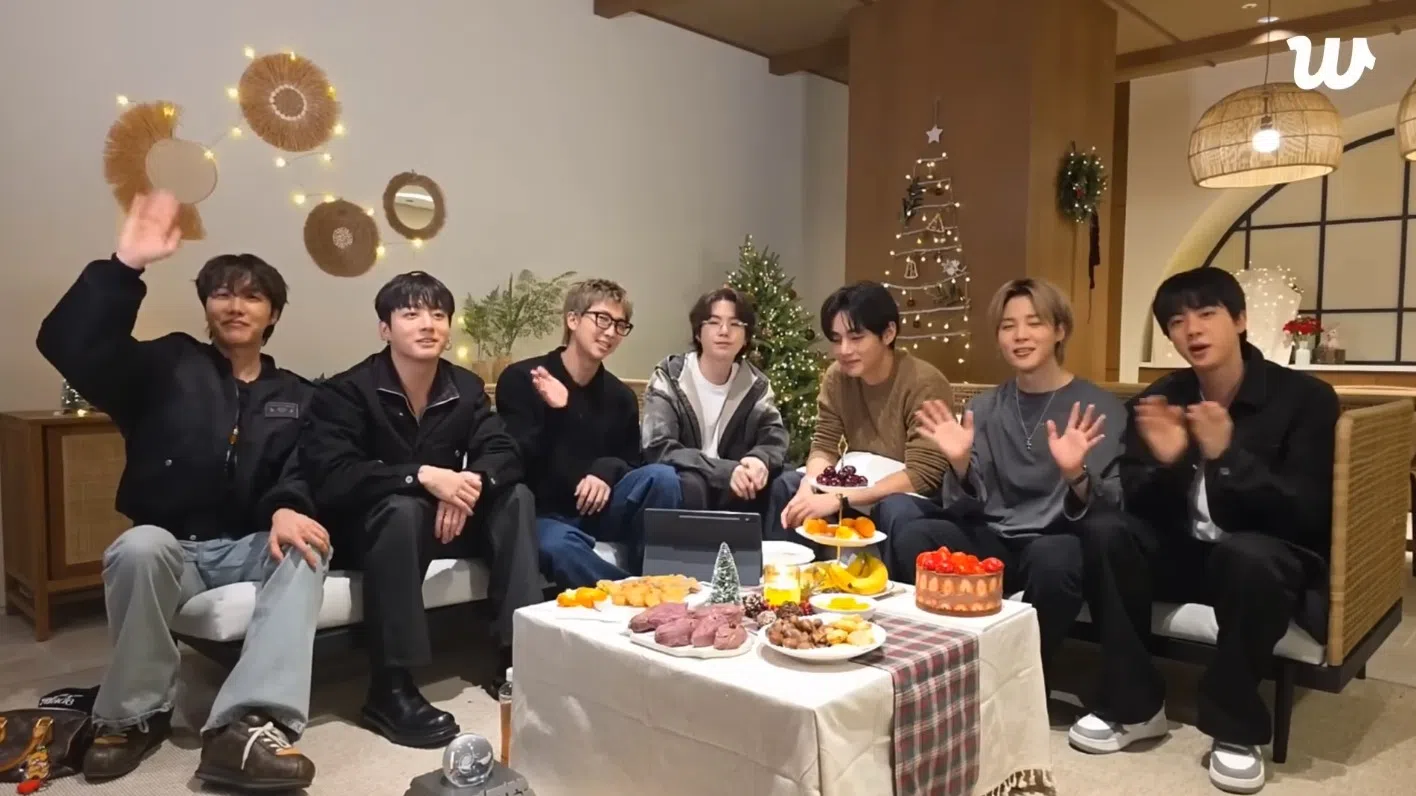 BTS 21日通过粉丝社群平台Weverse进行直播。（互联网）