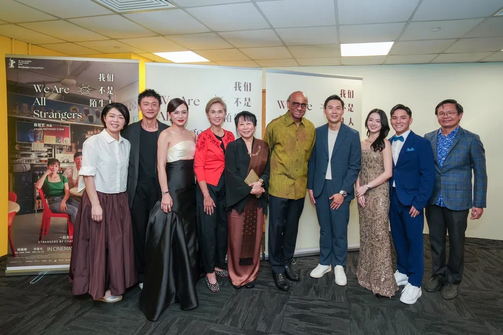 《我们不是陌生人》首映 陈哲艺：小国也该讲述自己的故事