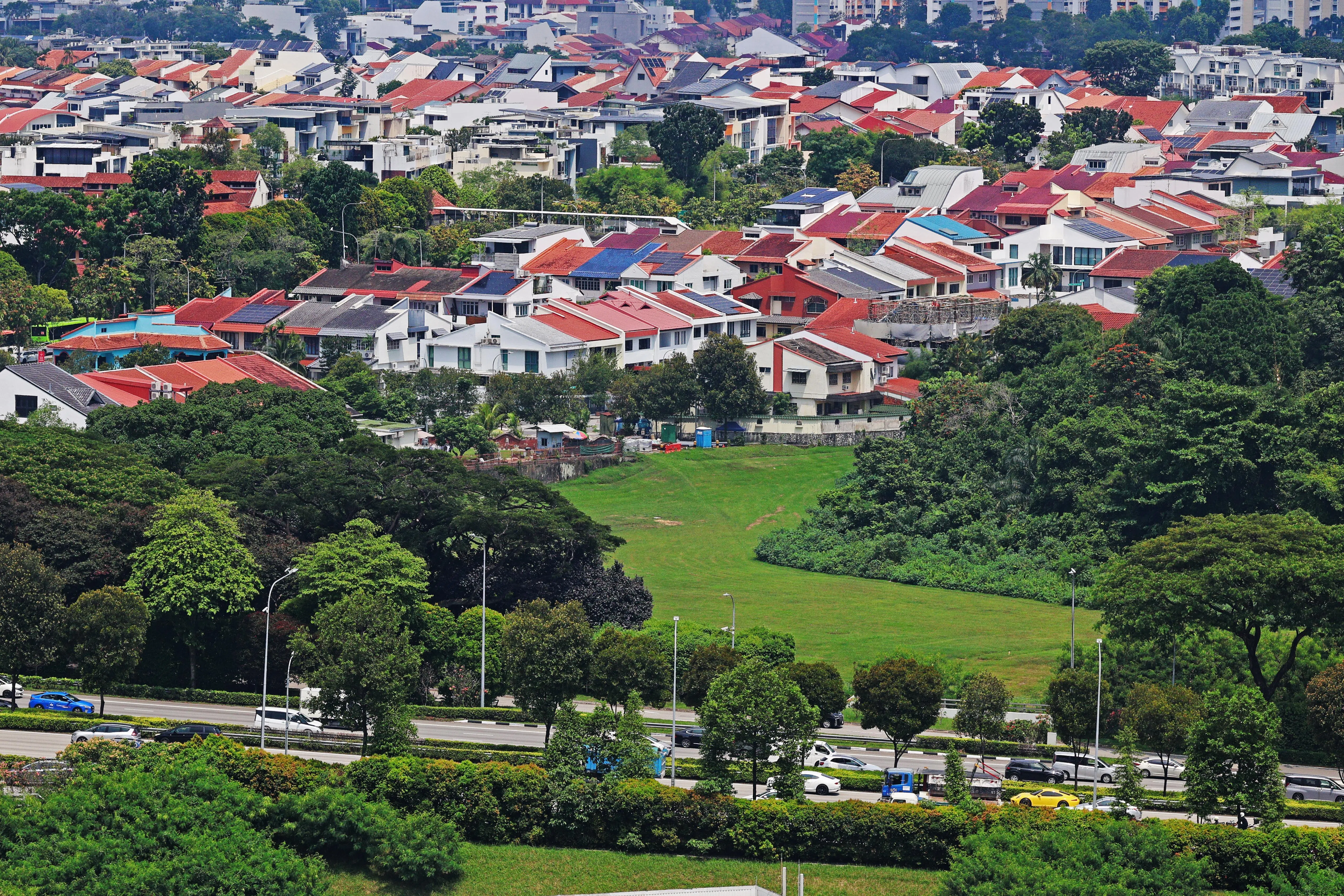 泉林路（Chuan Grove）地段占地3万1695.7平方公尺，容积率达2.5，最大总楼面面积7万9240平方公尺，预计可建造930个私宅单位。（陈渊庄摄）