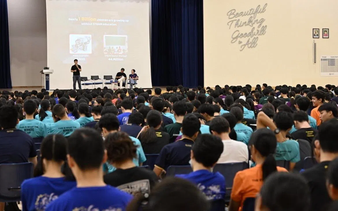 不同领域的主讲者来到学校交流，让学生深入了解他们的职业经历。（诺雅初院提供）