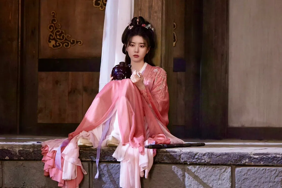 名誉维权案胜诉后，李凯馨担任主演之一的武侠剧《赴山海》也顺利播出。（取自艺人微博）