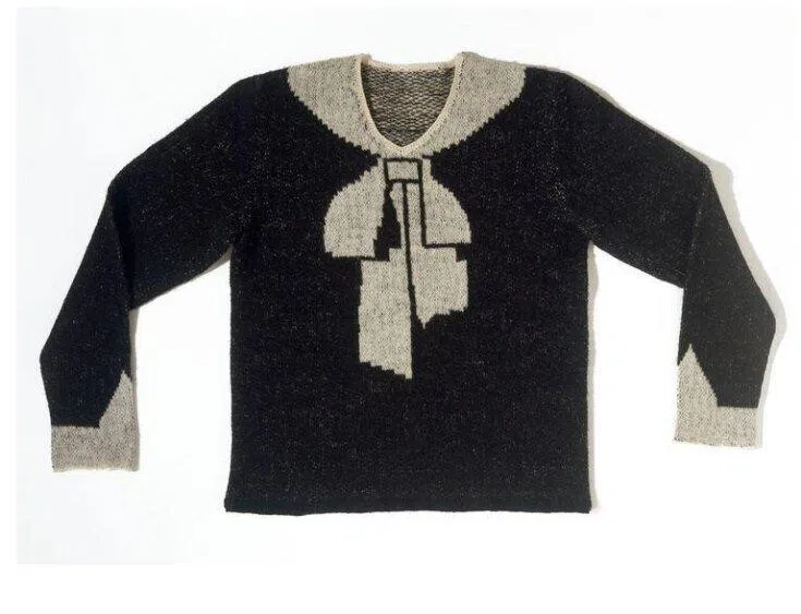 Elsa Schiaparelli1927年设计“骗你的”蝴蝶结毛衣，现收藏在英国V&A博物馆。（互联网）