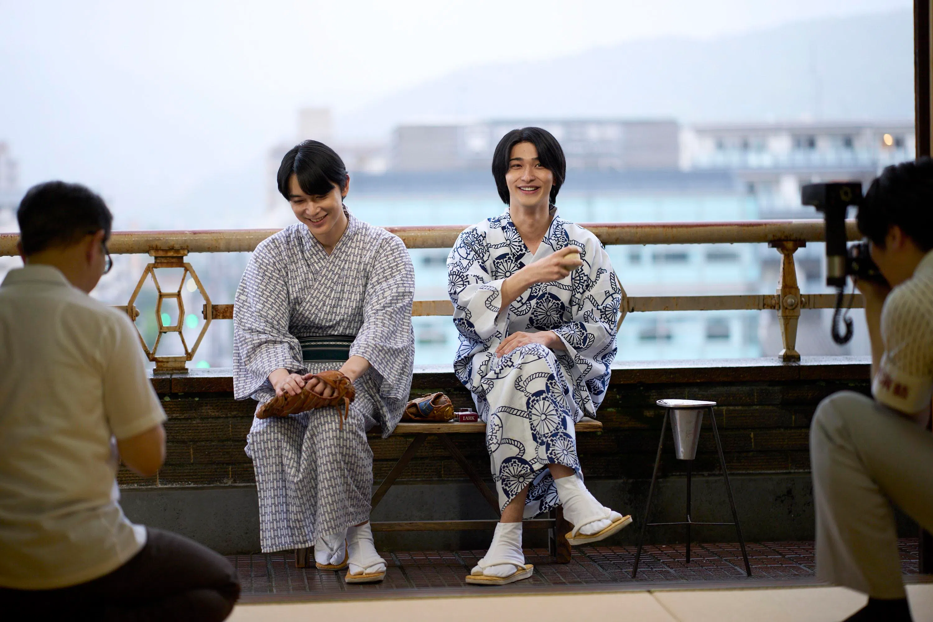 吉泽亮（左）与横滨流星饰演为歌舞伎痴迷的学徒。（邵氏机构提供）