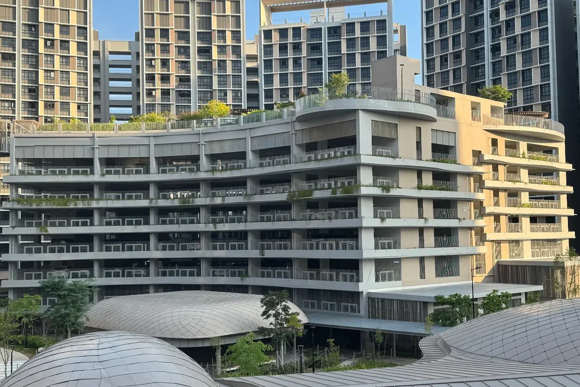 根据免费停车计划，居民和访客可在星期天及公共假日的上午7时至晚上10时30分免费停车。（取自朱倍庆脸书）