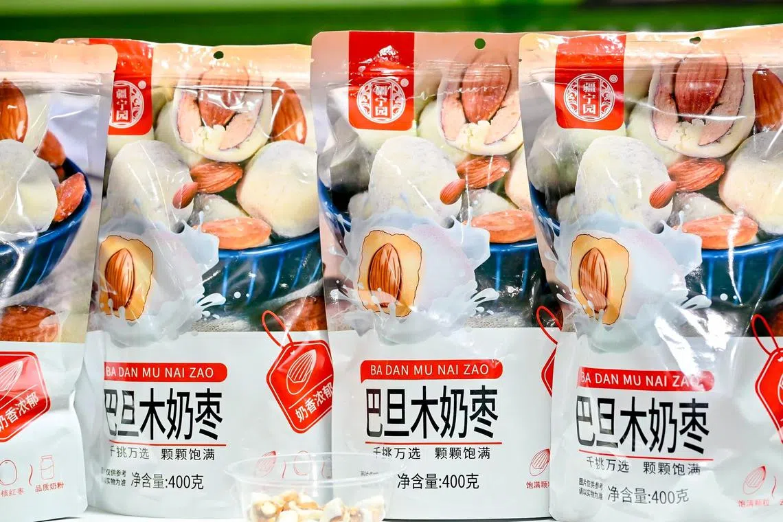 2025中国风味风情海外展会展示红枣等多样新疆农产品。（主办方提供）